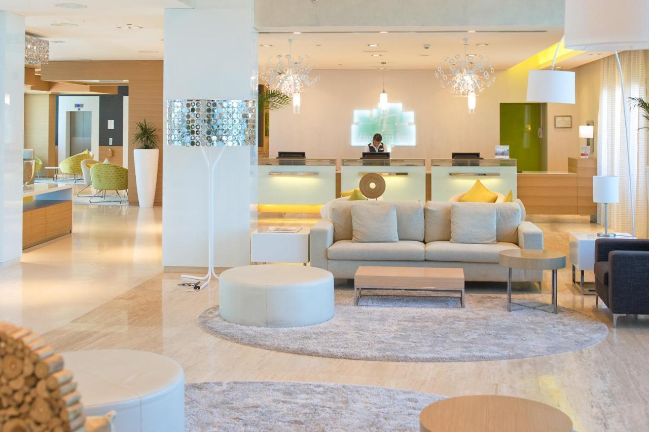 Holiday Inn Muscat Alseeb By Ihg Exterior foto