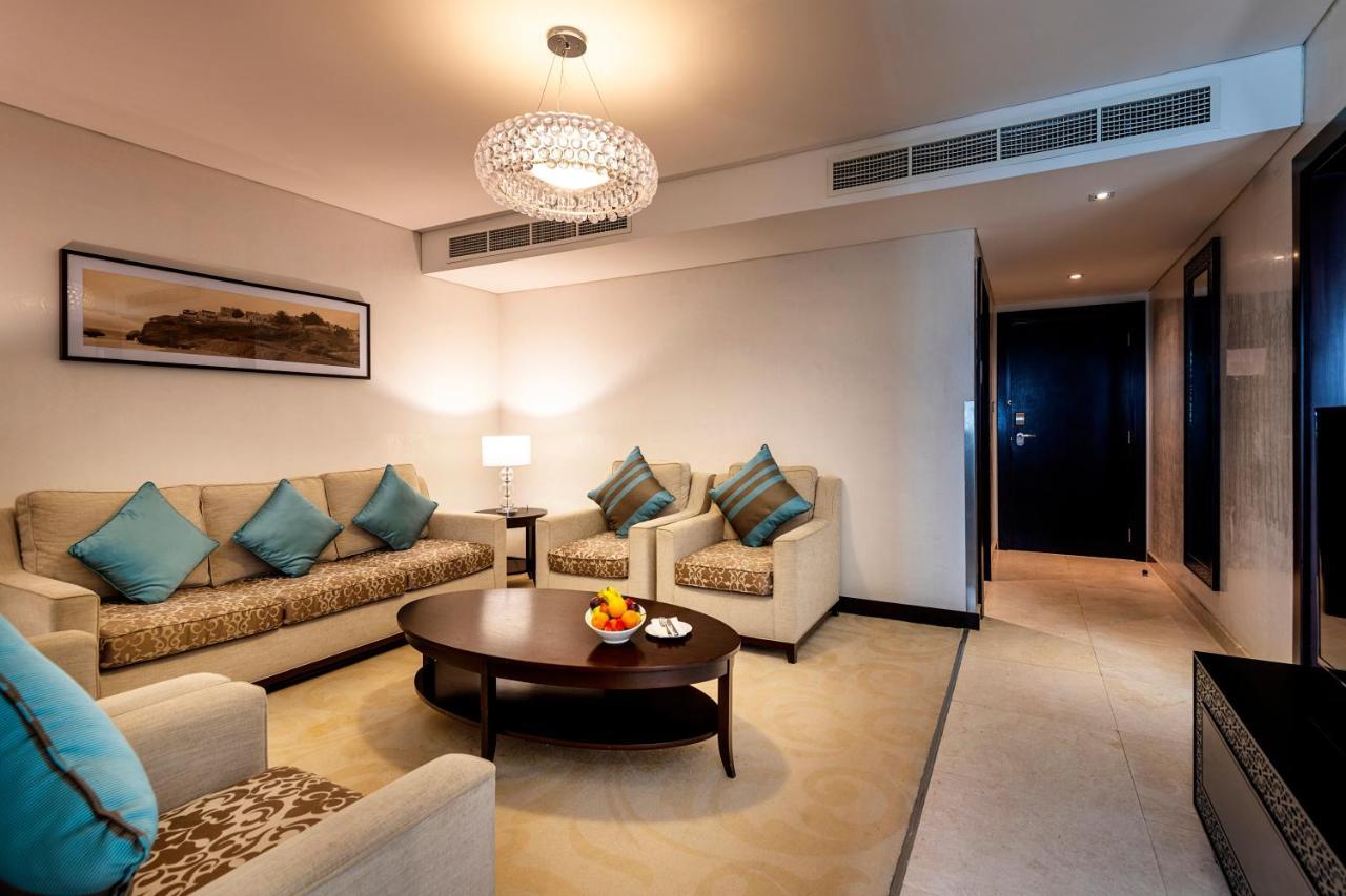 Holiday Inn Muscat Alseeb By Ihg Exterior foto