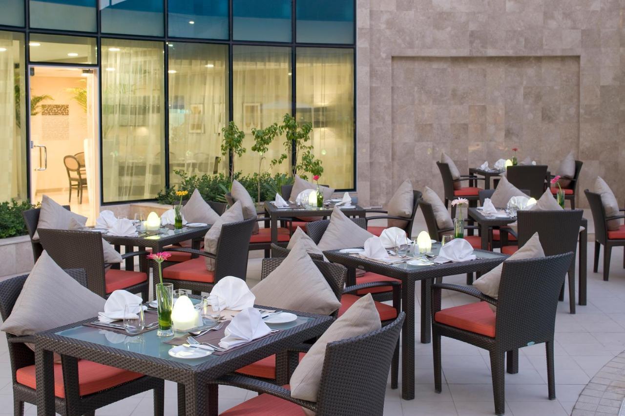 Holiday Inn Muscat Alseeb By Ihg Exterior foto