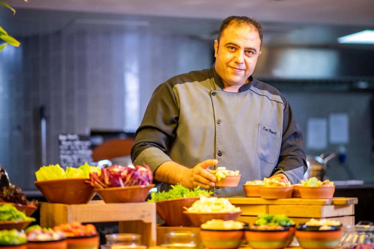 Holiday Inn Muscat Alseeb By Ihg Exterior foto