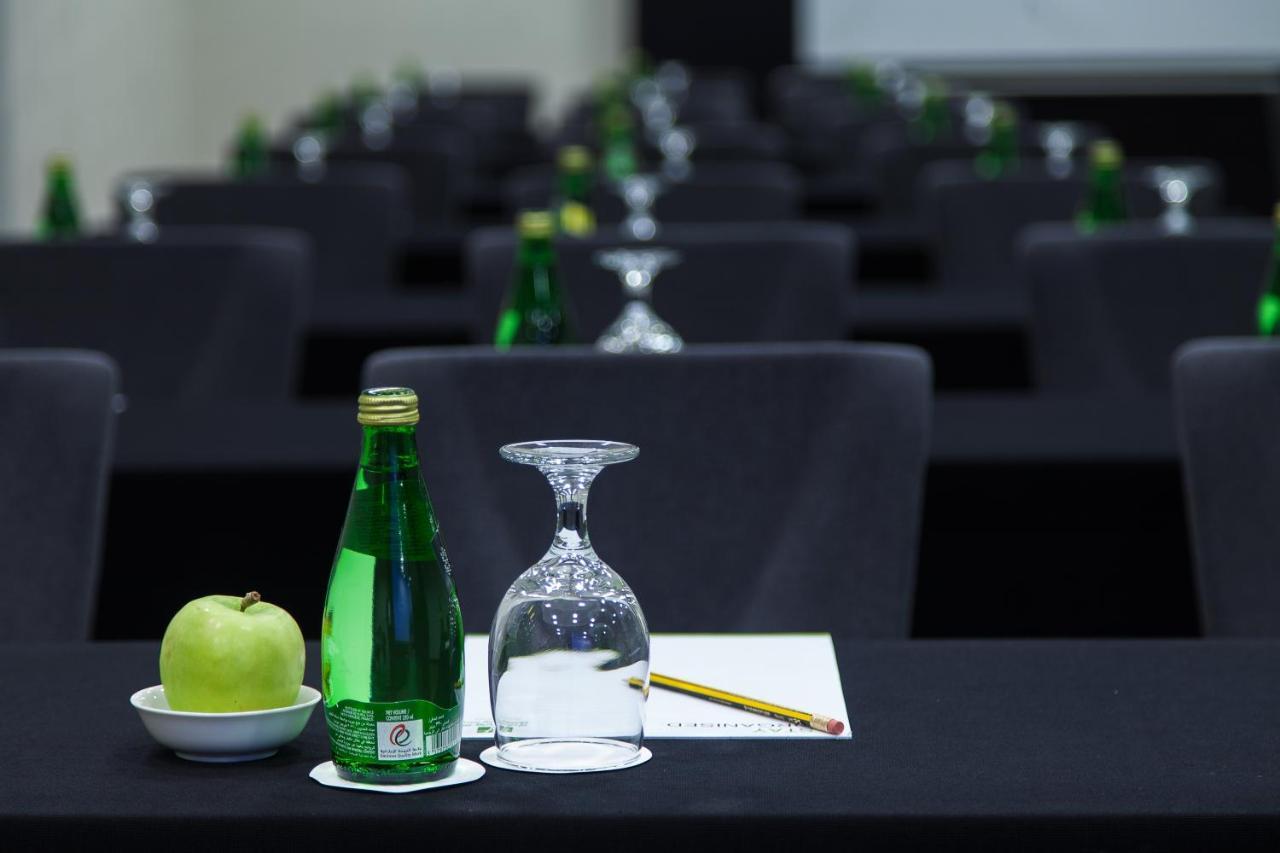 Holiday Inn Muscat Alseeb By Ihg Exterior foto